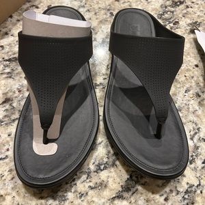 Fit flops size 10-brand new